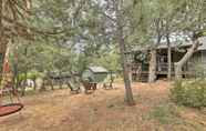 Others 4 Bright Pine Cabin: Direct Trail Access & Deck!