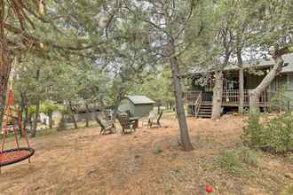 Others 4 Bright Pine Cabin: Direct Trail Access & Deck!