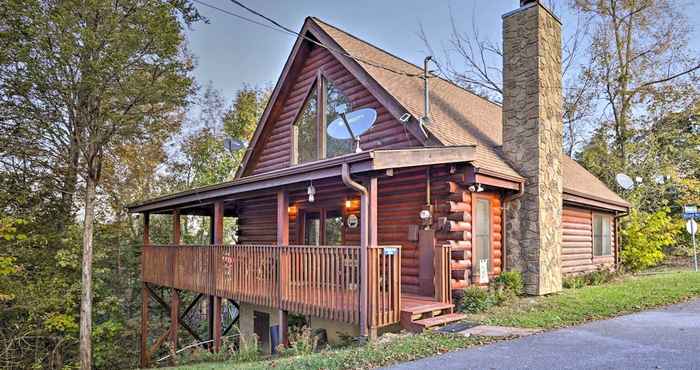 อื่นๆ Sevierville Cabin w/ Boat Launch & Hot Tub!