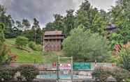 อื่นๆ 4 Sevierville Cabin w/ Boat Launch & Hot Tub!