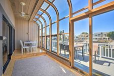 Others Waterfront Oxnard Escape w/ Kayaks & Dock!