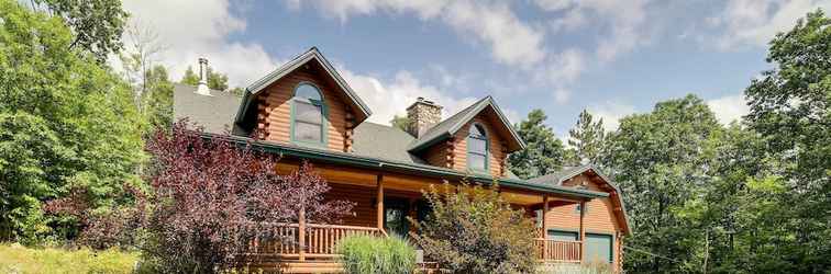 Lain-lain Stellar Wilmington House on 20 Wooded ADK Acres!