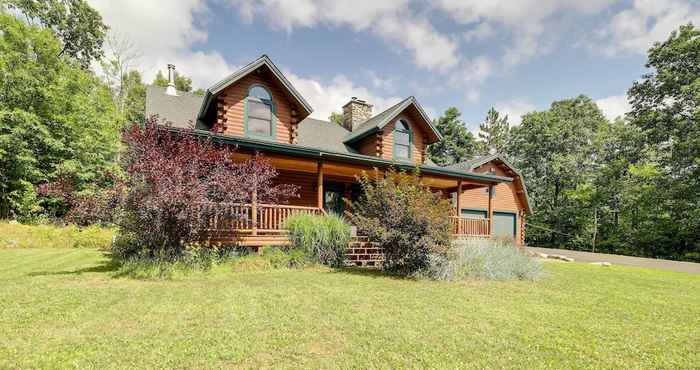 Lain-lain Stellar Wilmington House on 20 Wooded ADK Acres!