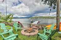 Lain-lain Cozy Lakefront Honeymoon Bay Studio w/ Hot Tub!