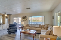 Lain-lain Riverfront Bullhead City House w/ Balcony!