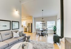 Lain-lain 4 Airy Coastal Escape w/ Deck - Steps to Beach!