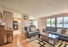 其他 4 Welcoming Medford Home Near Parks & Downtown!