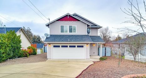 其他 2 Welcoming Medford Home Near Parks & Downtown!