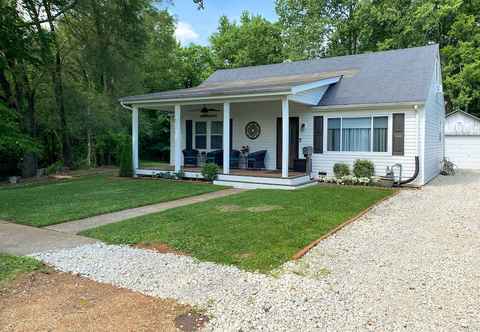 Others Quaint Creekside Cottage w/ Porch & Backyard!