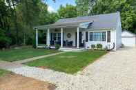 Others Quaint Creekside Cottage w/ Porch & Backyard!