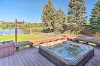 Others Moses Lake Retreat w/ Salt Water Hot Tub!