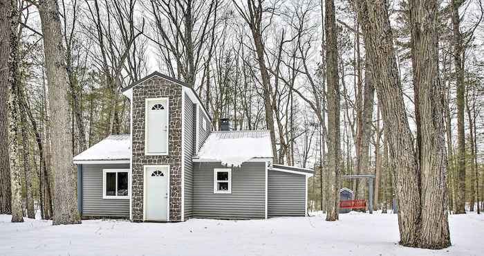 Khác Remote Michigan Retreat on 10 Acres w/ Grill!