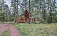 Lainnya 7 Inviting Nutrioso Cabin w/ Wraparound Porch!