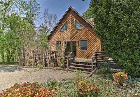 Lainnya Cozy Cabin w/ Mtn Views, - 7 Mi to Weaverville!