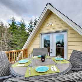 Primary image1迷人安吉利斯港工作室 w/ 甲板及景觀!,Gateway Transit Center飯店