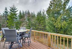 Lain-lain 7 Charming Port Angeles Studio w/ Deck & Views!