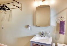 其他 6 Charming Port Angeles Studio w/ Deck & Views!