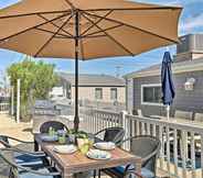 Others 6 Beachy Lavallette Cottage w/ Outdoor Shower, Patio