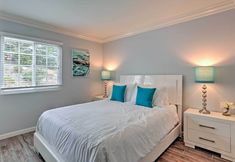 Others 6 Spacious Oceanside Home: Patio & Grill, Near Beach