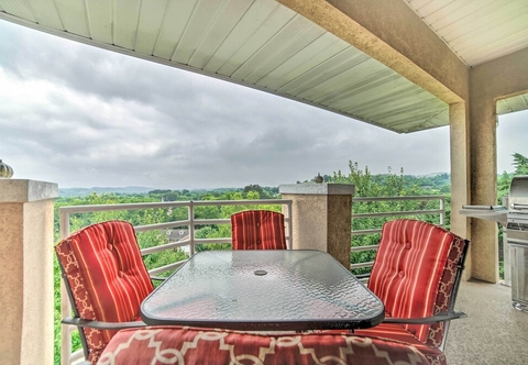 Lain-lain Sevierville Home w/ Mtn Views ~ 1 Mi to Dtwn!