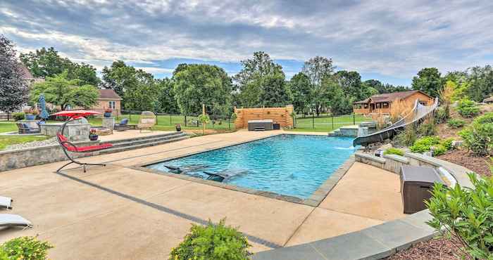 Lainnya Charles Town Home w/ Private Pool & Hot Tub