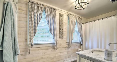 Others 2 Romantic Apt Near Wineries, Golf & Lake Erie!