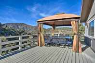 Others Luxe Escape w/ Decks, Mtn Views, Game Room!