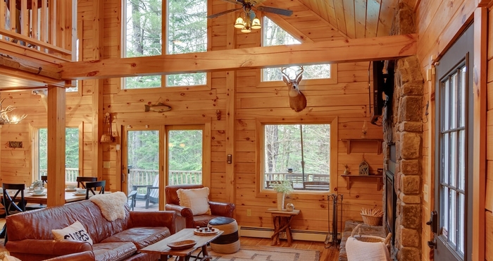 อื่นๆ Newly Built Bethel Log Cabin w/ Deck, Near Skiing!