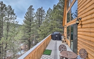 Others 3 Pet-friendly Duck Creek Village Cabin w/ Fire Pit!