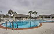 Others 7 Chic Miramar Beach Condo With Pool Access!
