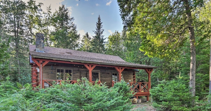 Lain-lain Lakeside Livin: Cozy Cabin Steps to Sebec Lake!