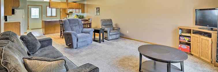 Others Elwood Townhome W/patio, 7 Mi to Johnson Lake