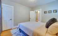 Others 3 Charming Getaway, Walk to Windsor Lake & Downtown!