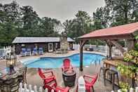 Others Carters Hideaway by Fairy Stone: Pool & Hot Tub