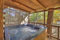 อื่นๆ Broken Bow Cabin w/ Hot Tub & BBQ - 4 Mi to Lake!