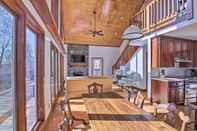 Lainnya Secluded Hilltop Columbia Home w/ Deck + Views!