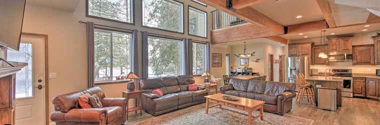 Lainnya Expansive Group Lake House w/ Private Hot Tub!