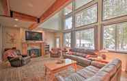 Others 3 Expansive Group Lake House w/ Private Hot Tub!