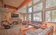 Others 3 Expansive Group Lake House w/ Private Hot Tub!