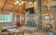 Others 2 Picturesque Log Cabin < 1 Mile to Table Rock Lake!