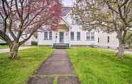 Lain-lain 3 Meadville Apartment w/ Deck < 2 Mi to Allegheny!