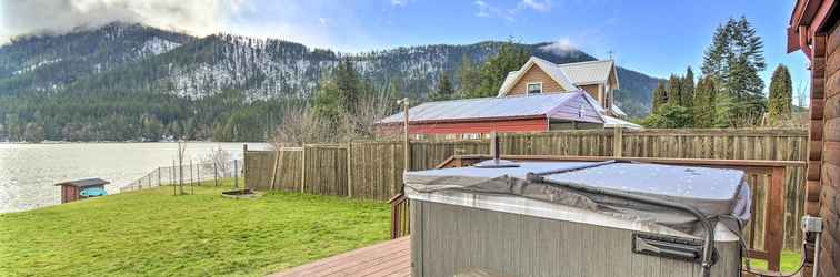 Lain-lain Lakefront Cabin w/ Stunning Mountain Views & Dock!