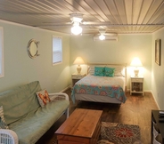 Others 7 Studio W/outdoor Shower 6 Mi to Ocean Isle Beach!