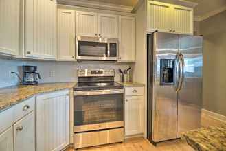 Others 4 Grand Haven Condo: Walk to Lake + Pool Access!