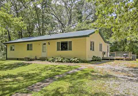 Lain-lain Jasonville Cabin - Walk to Shakamak State Park!