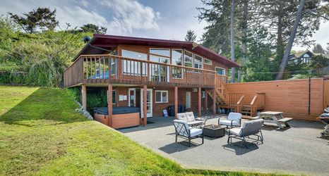 Others 2 Mckinleyville Getaway w/ Hot Tub & Ocean Views!