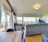 Others 4 Mckinleyville Getaway w/ Hot Tub & Ocean Views!