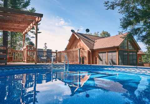 อื่นๆ Duc 88 - Luxury log Chalet With hot tub Barrel Sauna and Private Heated Pool