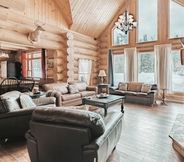 Others 7 Executive Double 26 - Stunning Luxury log Home With hot tub Sauna Heated Pool