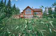 Others 4 Duc 83 - Luxury log Cottage With hot tub and Exterior Barrel Sauna